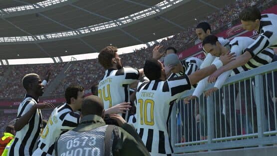 Pro Evolution Soccer 2015 — screenshot 3