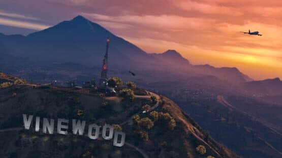 Grand Theft Auto V: Premium Online Edition & Whale Shark Card Bundle — screenshot 4