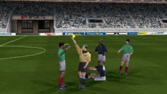 FIFA Soccer 2005 — screenshot 2