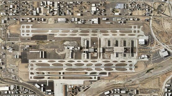 Tower!2011:SE - Phoenix KPHX Airport — screenshot 5