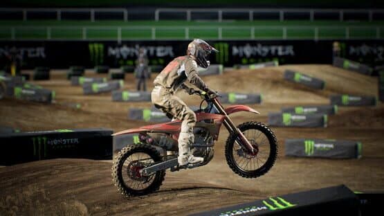 Monster Energy Supercross: The Official Videogame 4 - Historical Monster Energy Cup 2011 — screenshot 2