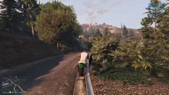 Grand Theft Auto V: Premium Edition & Megalodon Shark Card Bundle — screenshot 2