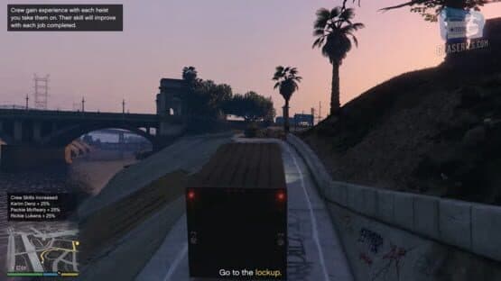 Grand Theft Auto V: Premium Edition & Megalodon Shark Card Bundle — screenshot 3