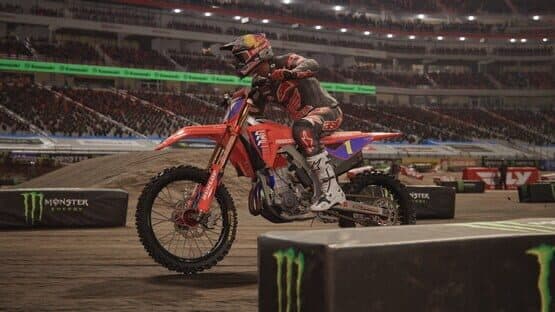 Monster Energy Supercross 25 x Monster Jam Showdown: Dirt Master Edition — screenshot 6